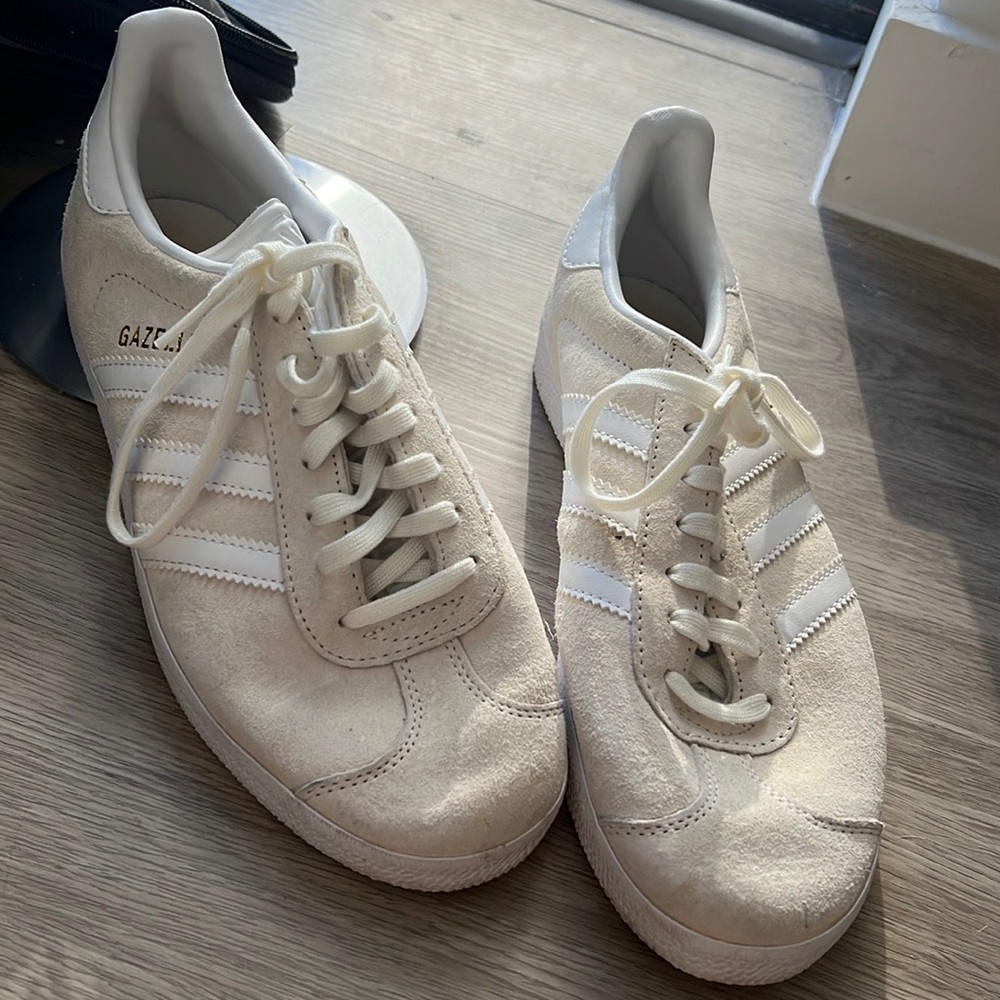 Adidas gazelle tan sneakers